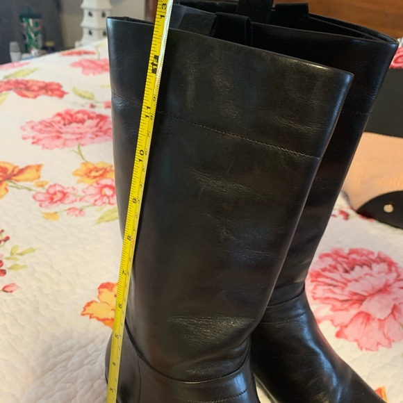 Prada Soft Leather Black boots with Kitten heels - Picture 6 of 16